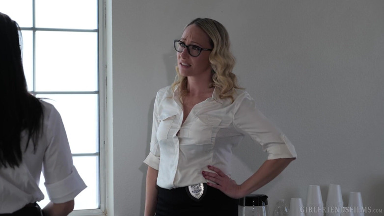 Girlfriends Films: Girlfriendsfilms Lesbian Crime Stories - Scene 4