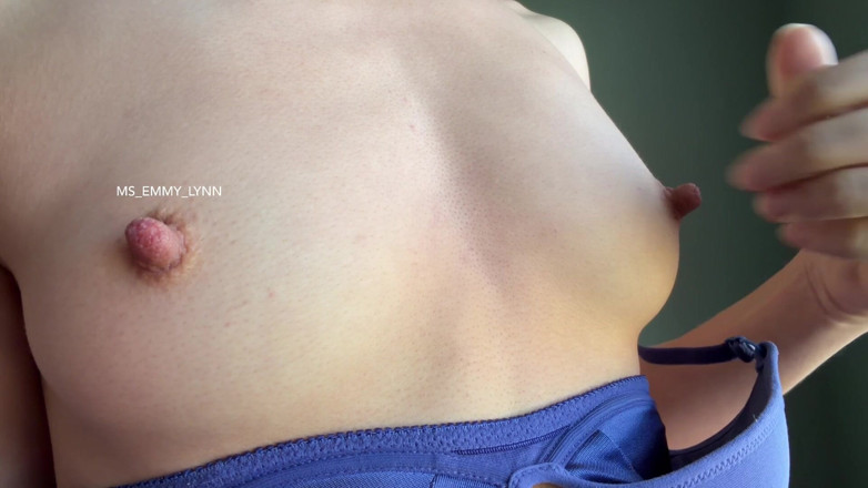 Ms_Emmy_Lynn: Primo piano tette e capezzoli perfetti