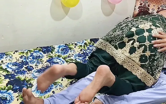 Pakistani CoupleX: Indian Desi Stepmom Playing with Her Step Son Big Ass...