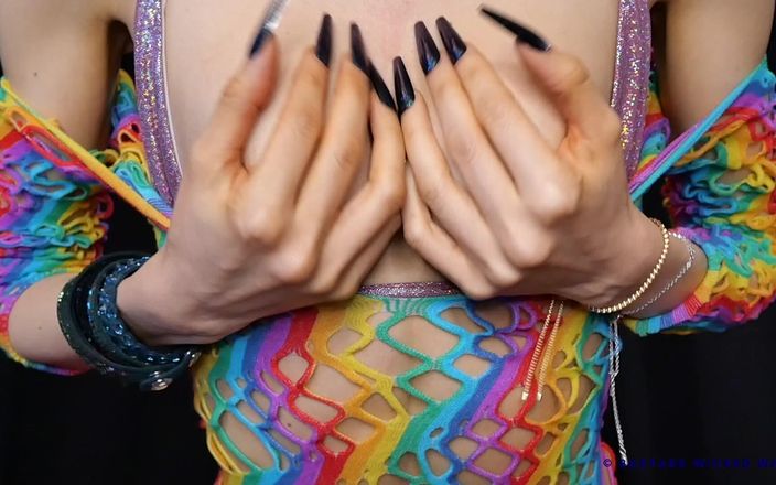 Rebecca Diamante Erotic Femdom: Маленькі цицьки та довгі нігті, щоб заворожити ваш розум