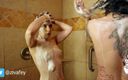 Ziva Fey: Ziva Fey e Larz divertimento con lo shampoo