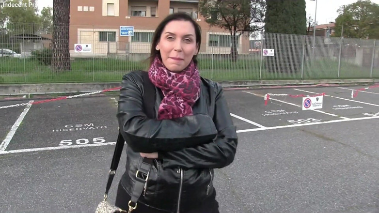 Indecent proposal: Nieprzyzwoite propozycje - włoska bujna milf przyjmuje nieprzyzwoite propozycje i dostaje...
