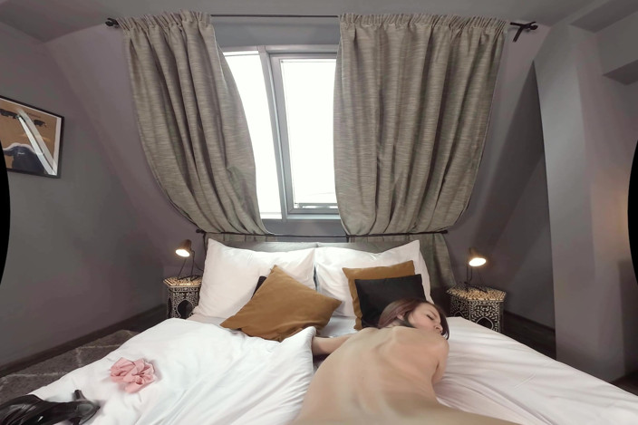 VRSexperts: Cindy Shine - Virtual Girlfriend - Cum on Her Belly