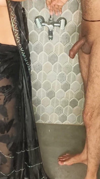 Tamil Bhabhi era pronto per la festa ma è stata scopata dal suo dever