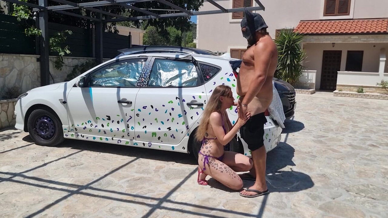 Lovekino: Calda ragazza bruna con grandi tette fa un bel pompino...