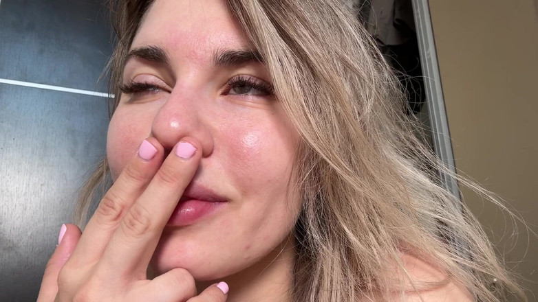 Misty Phoenix: Ein sehr sinnliches Video, vom necken bis zum Urinspiel