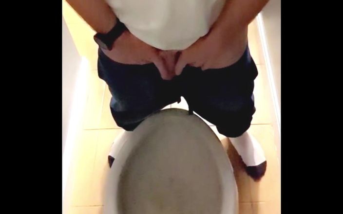 Bald Daddy: Balddaddy Sexy Man with Nice Cock sika w łazience Balddaddy2