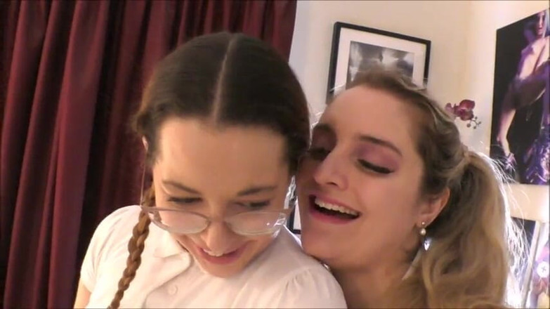 Red Heaven Media: Plimsoll Lesbičky část 2