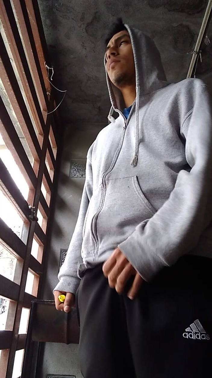 AlexAlejandro13: チンポを出した曇りの午後