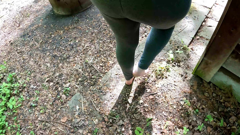 Bouncy Tits Action: Tát và quất vú ở nơi công cộng