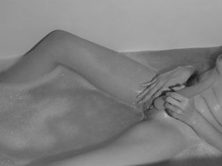 Me_little_fetish: Thủ dâm âm hộ tuổi teen 18+ với máy rung, và nhận được...