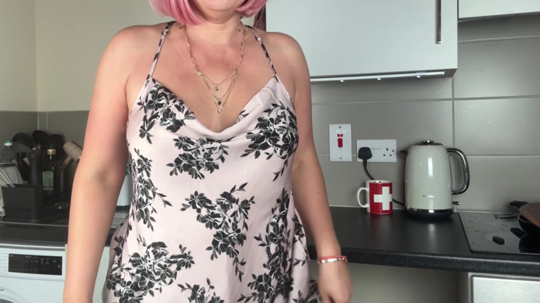 Sunshine mom: Naughty Stepmom Dildo Fucking