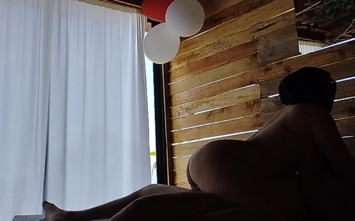1lindapareja: Arabische stiefmutter reitet ägyptischen schwanz mit ihrem anal-spielzeug