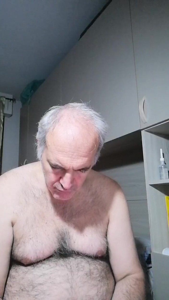 Setesesso7: I Piss and Put a Finger in My Ass and...