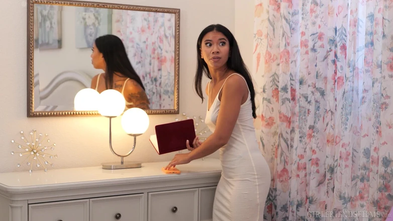 Girlfriends Films: Girlfriendsfilms - Jurnale lesbiene secrete # 14 - scena 4