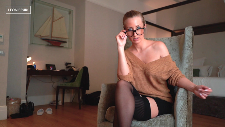 Leonie-Pur: Jerk off to your teacher! JOI