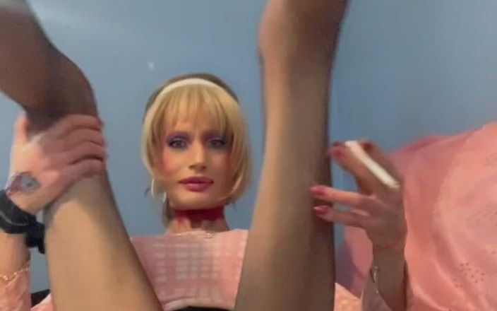 Lisa Luvly: Lisa Luvly gioca in collant