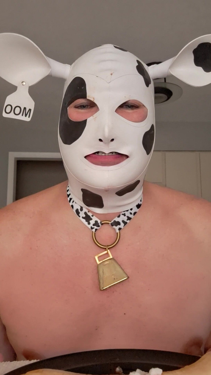 Victoria Lecherri: Hambrienta Y Hambrienta Vaca!