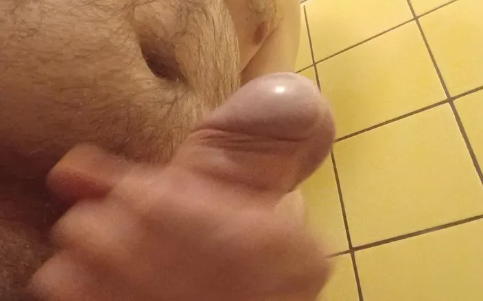 Ed Eden: Closeup Bathroom
