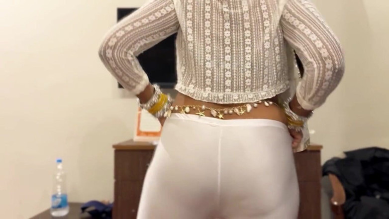 desi_babe1234: Geiler dicker arsch desi bhabhi bettelt nach dem ficken um...