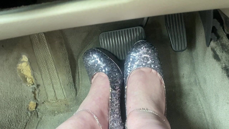 BellaBlast: Pompare cu pedală în 5 cu tocuri