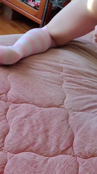 Roztomilý femboy výstřik s anální masturbací