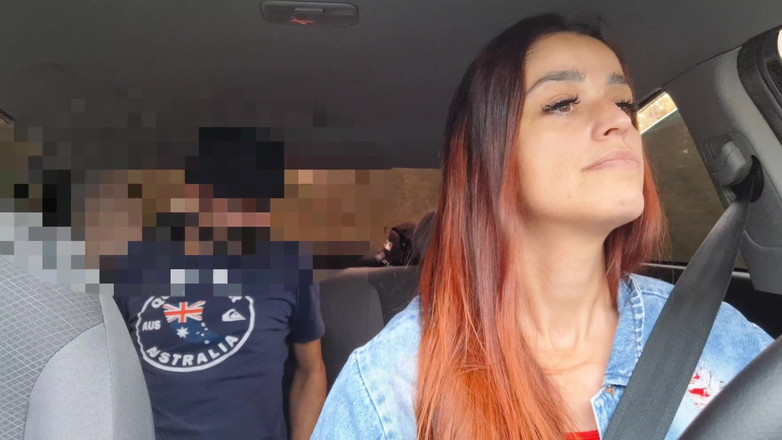 ksalnovinhos: 다시 그는 차에서 남자를 따먹어!