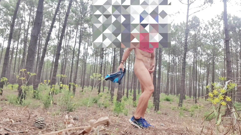 Hotsportfitboy: I Love Being Naked in Forests and Touching My Cock -...