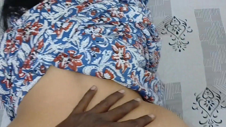 Desisexqueen: Sexo romántico con mucama india