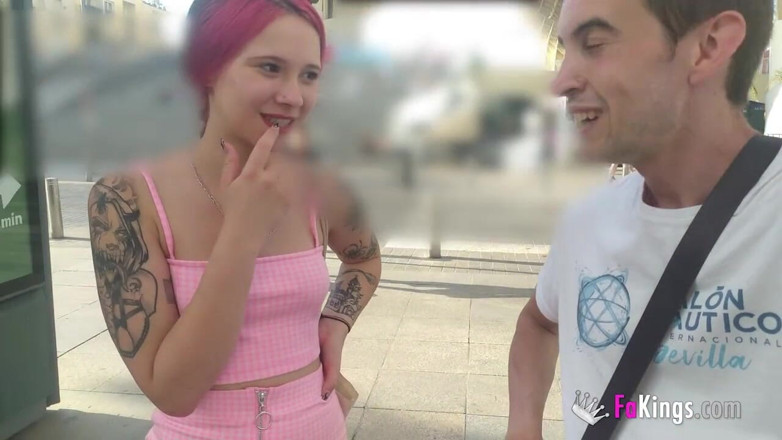 FAKings: Іспанський турист зустрічає Севілью і отримує трах по всьому місту!