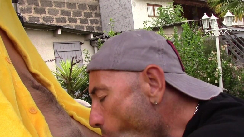Jess Royan XXX: French dude used bareback in the garden