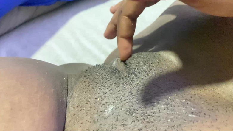 olivercastelistar: 继母用她紧绷的拍打自慰