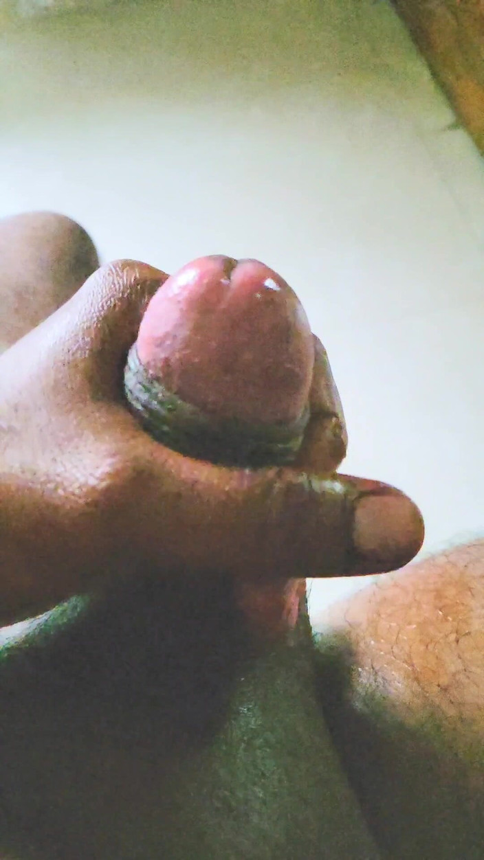 MFK(Mallu fucker kerala): Malaieză desi tânăr masturbându-și pula când era singur acasă