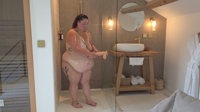 abricot sucree: Me masturbo en la ducha