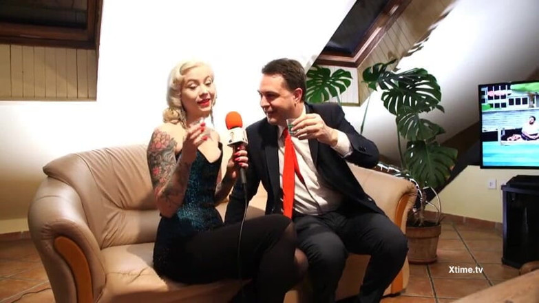 Andrea Dipre Channel: Andrea Dipre intervista una bionda