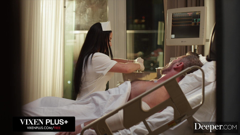 Deeper: Głębsze. Seksowna pielęgniarka Angela White opiekuje się pacjentem Manuelem