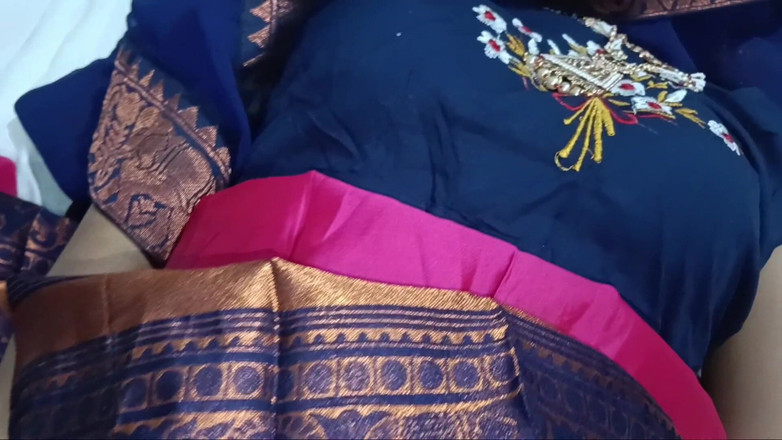 Vamika: Девушка Rajasthani соблазняла своего соседа, после чего ее жестко трахнули