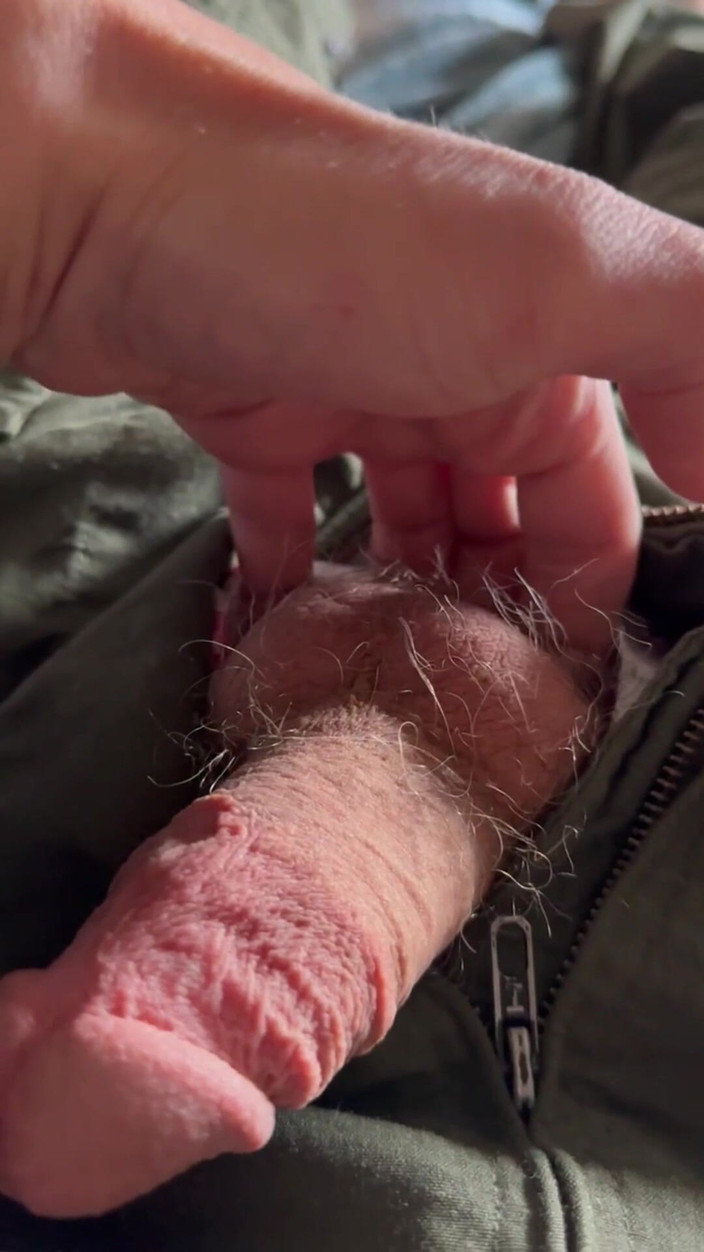 Gay Soldier Stuff: Specialista dell'esercito indossa la sua tuta da volo e i...