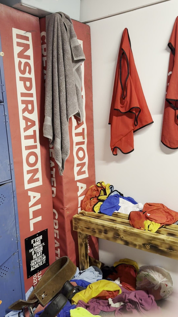 Andyleexxx: Saya nakal di bilik persalinan dengan zakar besar saya