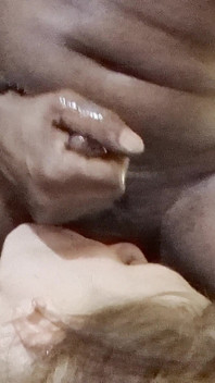 Il piacere da parte della mia moglie sexy