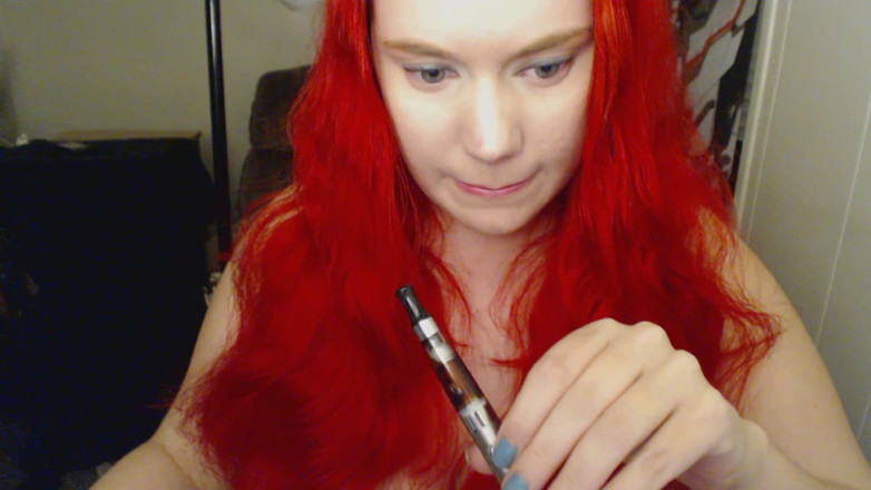 Scarlet Vixen: Vape hustenfetisch