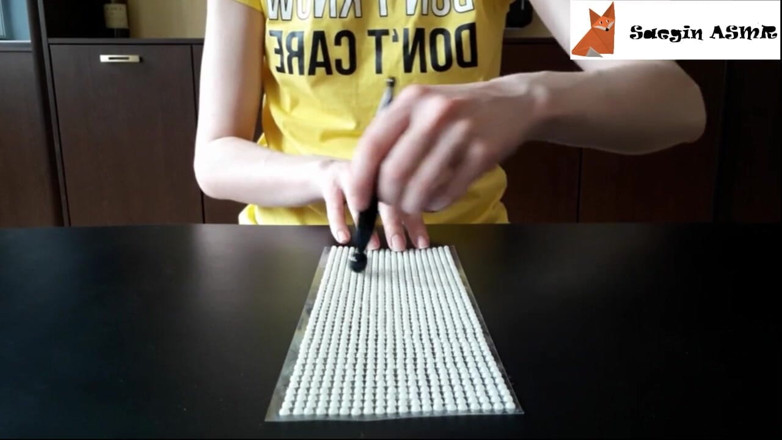Saegin: 2[ASMR] Škrábání kamínků (bez mluvení)