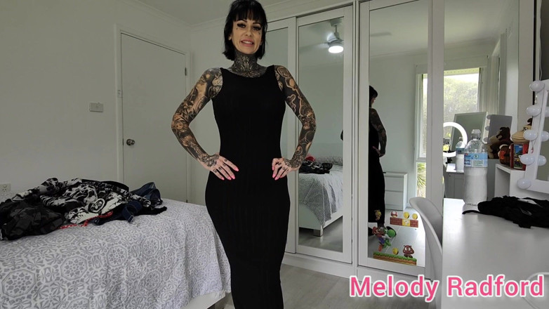 Melody Radford: Sheer Black Lingerie dan Gim, Percubaan Ketat Pada Haul Melody...