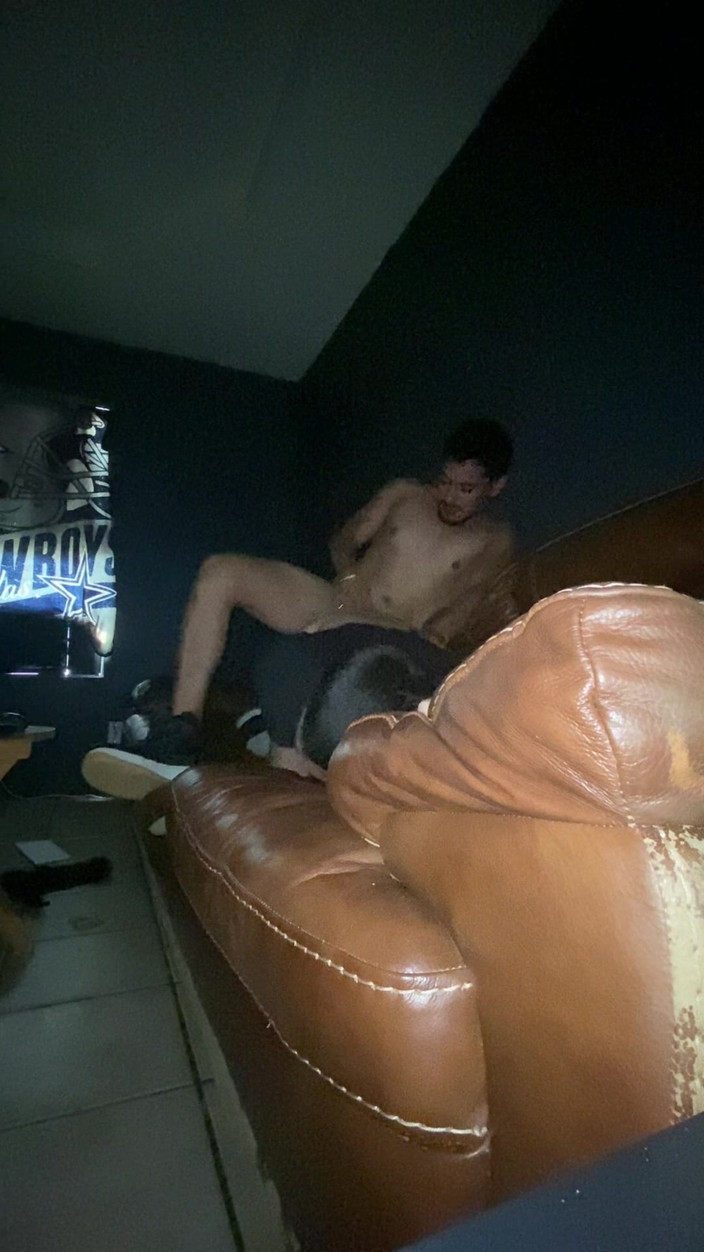 Texas-Toxicos: Il ragazzo bianco prende una bella scopata da un grosso...