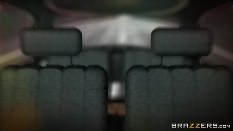 BRAZZERS: Brazzers - Angel Wicky Pulls Over &amp;îi arată fiul vitreg și iubita Jimena...