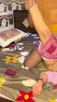 Nachhilfe-lehrerin verbindet die augen und bestraft sie, dass sie keine arbeit gemacht hat, hardcore-chudai hindi-video