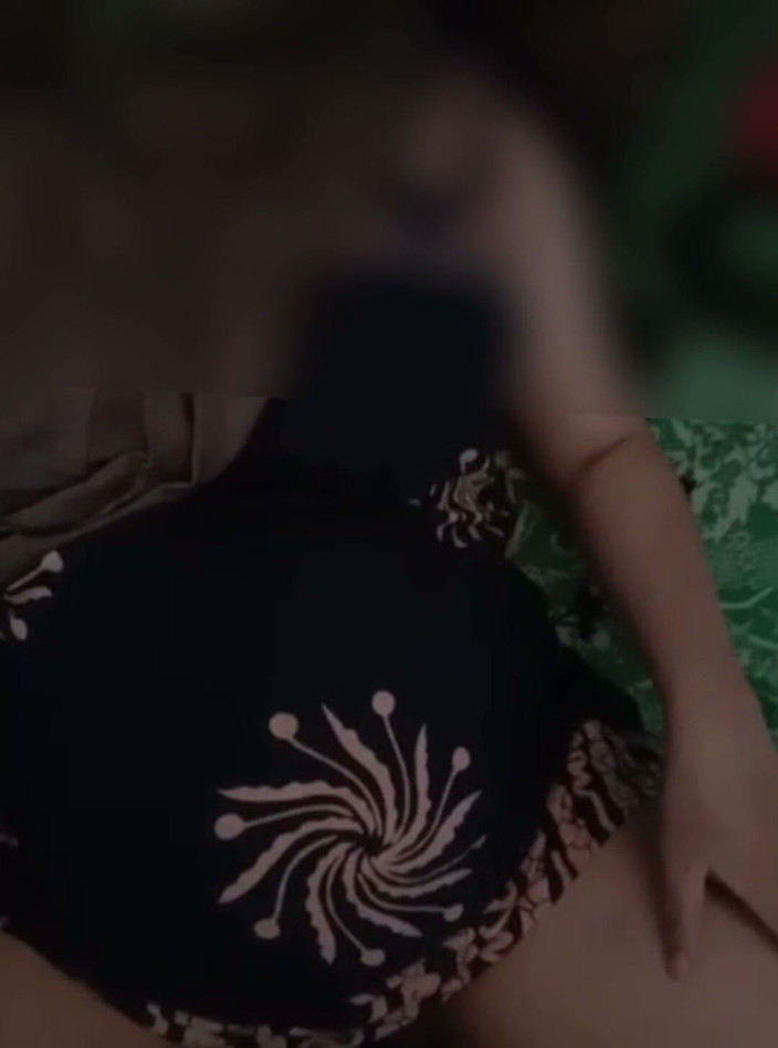 Famly sex: 히잡을 쓴 마을 소녀의 안도는 정말 맛있는 2부
