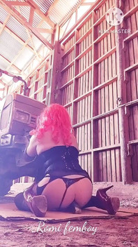 Femboy fuck ass in tractor