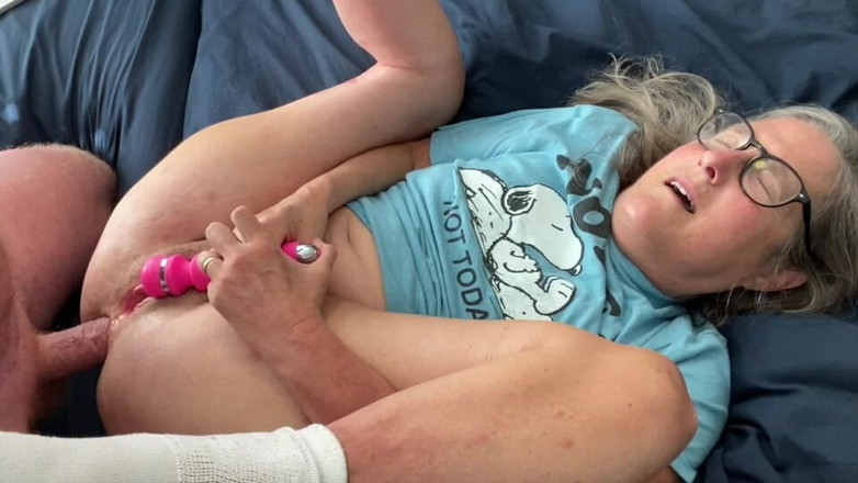 Squirting Senior: 快速肛交成熟夫妇