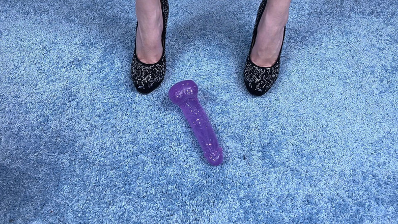 Eva Deva: Deine herrin bestraft deine eier